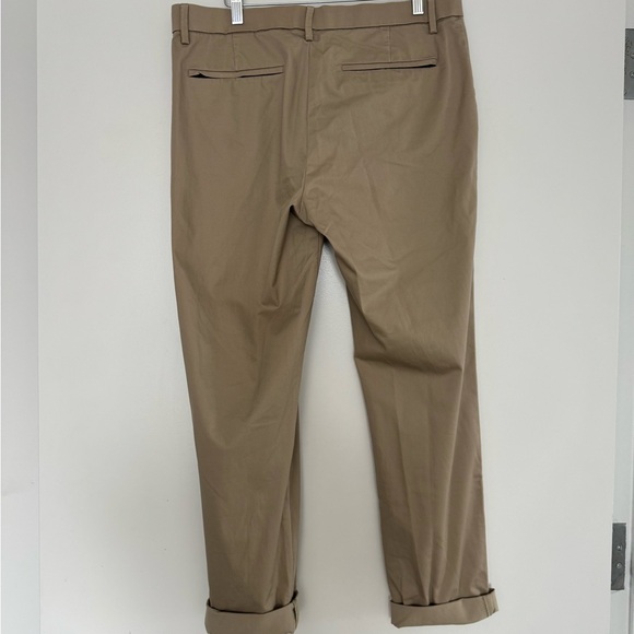 Banana Republic Sport Khaki Pants NWT - Picture 2 of 5